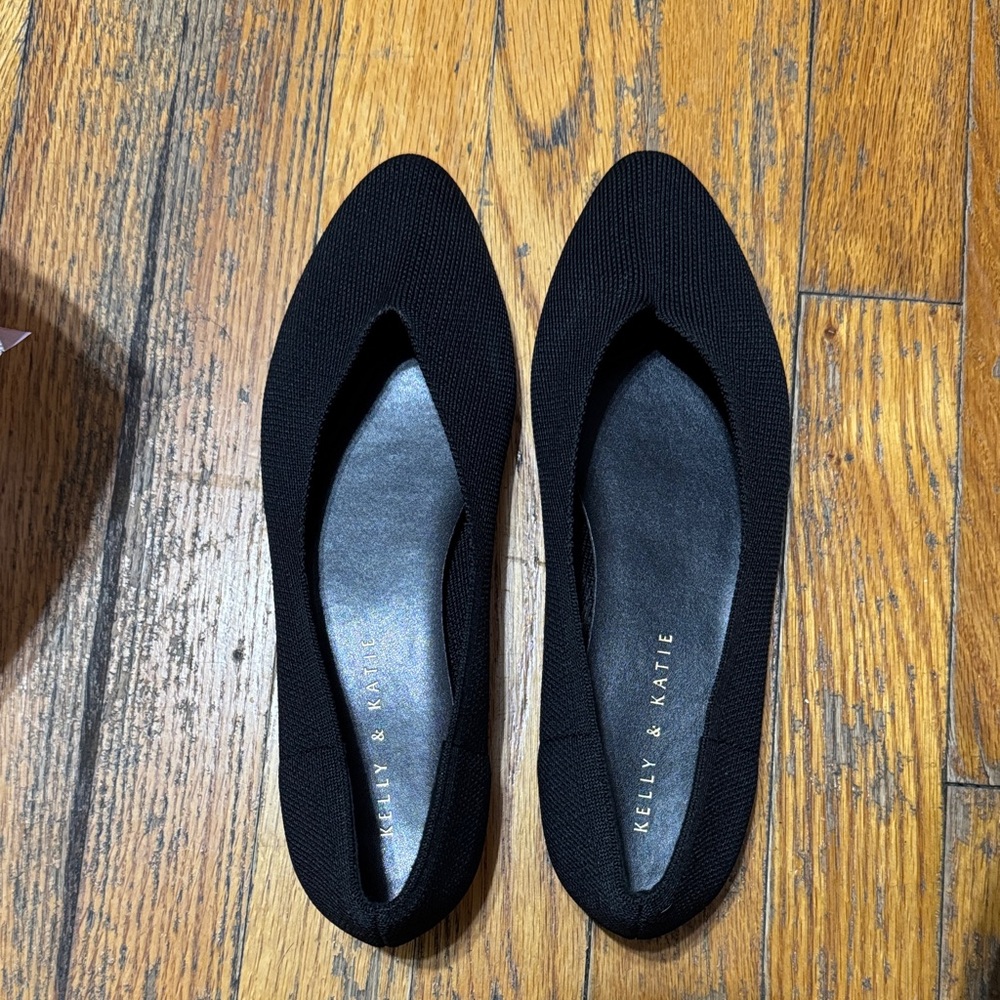 Kelly & Katie Elegant Black Loafers